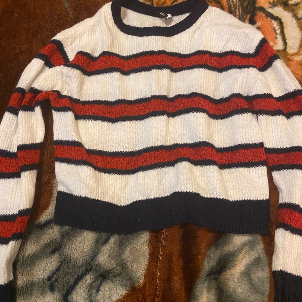 Cropped knit sweater